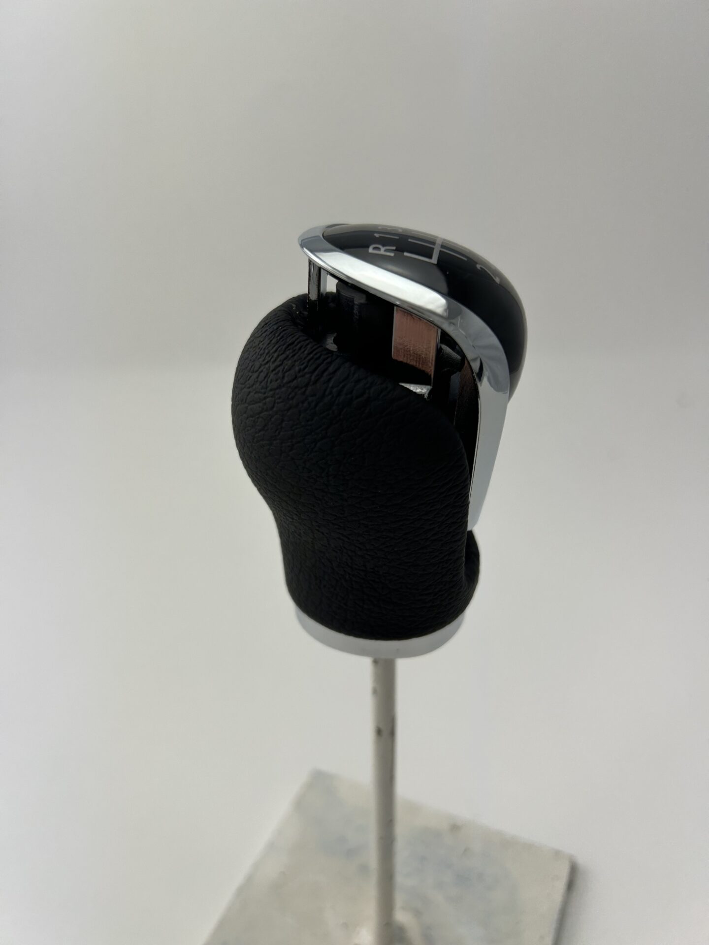 Nissan Tipska rucica menjaca kozna 6 brzina