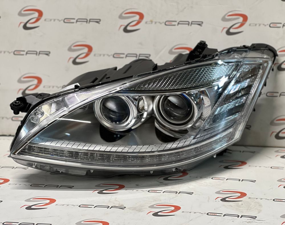 Mercedes S klasa W221 xenon farovi... Od 2006-2013.