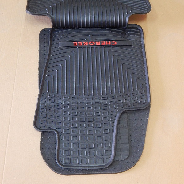 tipske patosnice jeep grand cherokke 11- sa logom