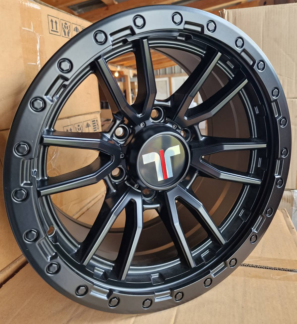 18 Alu felene 6x139,7. 9j/et18/cb 106,1.