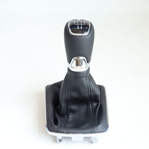 Skoda Fabija 3 komlet rucica menjaca sa ramom i kozom