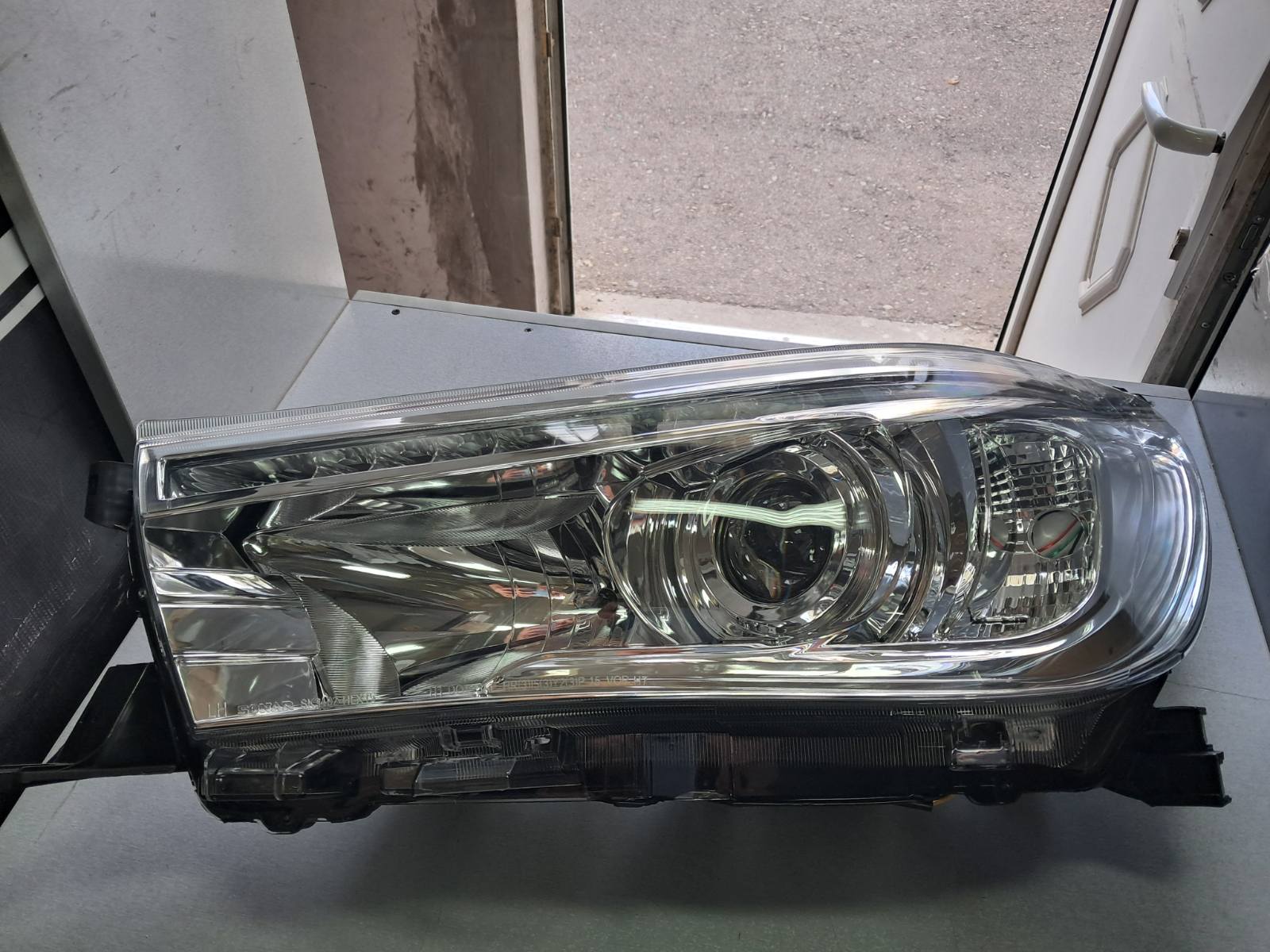 Toyota Hylux Farovi Devil Eye Hrom halogeni 15-19